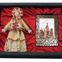 Набор "Только в России": кукла декоративная, шоколадные конфеты "Конфаэль"