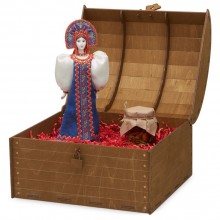 Подарочный набор: кукла фарфоровая, мёд с миксом из орехов
